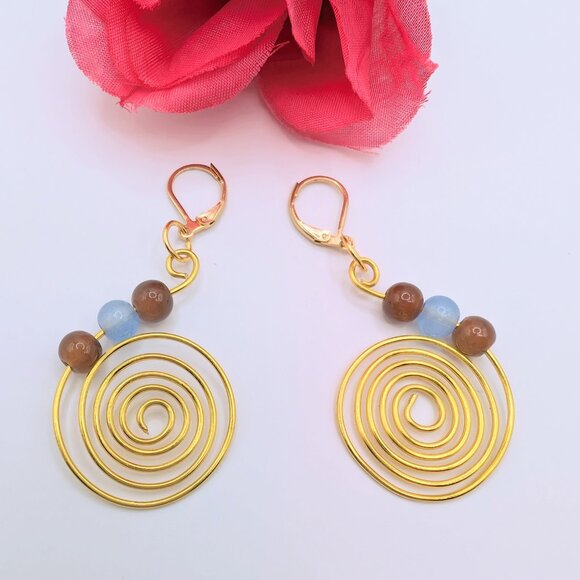 HANDMADE HANDWIRED GOLD SPIRAL EARRINGS, WITH VIOLET AND PASTEL BLUE BEADS - Picture 5 of 5